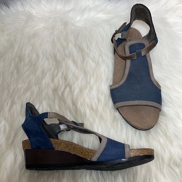Naot Fiona Navy Ankle Strap Wedge Sandals Sz 37/6 - Picture 2 of 7